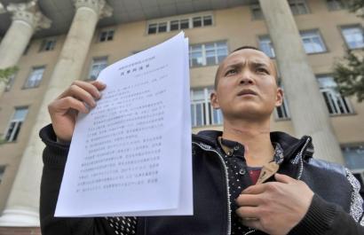 男子遭風箏線割喉