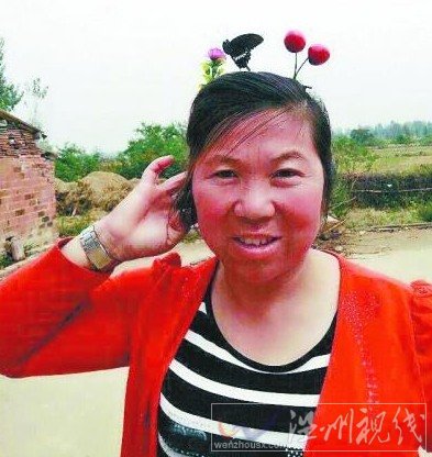 賣萌草吸引到蝴蝶圖