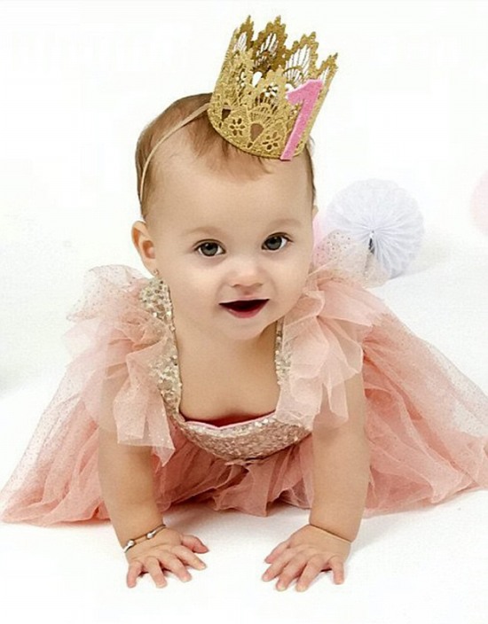 英國(guó)1歲蘿莉成偶像