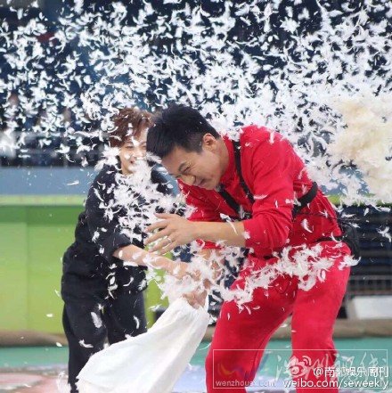 孫儷鄧超枕頭大戰