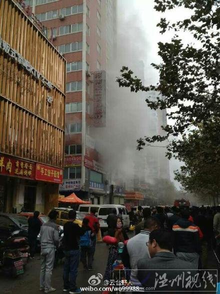 鄭州市區安立克大廈發生火災