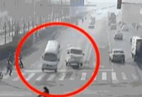 河北詭異車禍