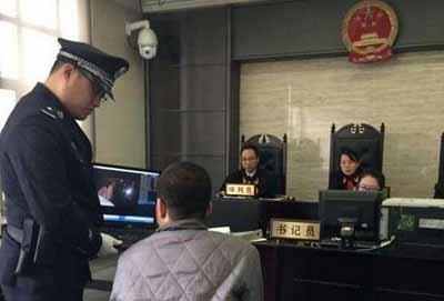 智障男子放火5起