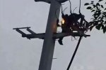 女友吵架男子爬上高壓電線桿觸電 沒死是撿了小命