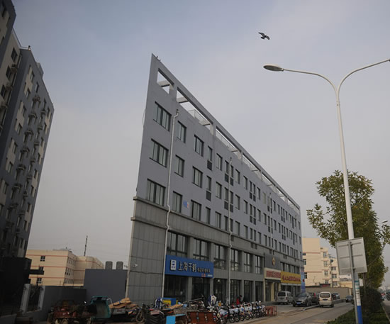 濟南高樓酷似紙片