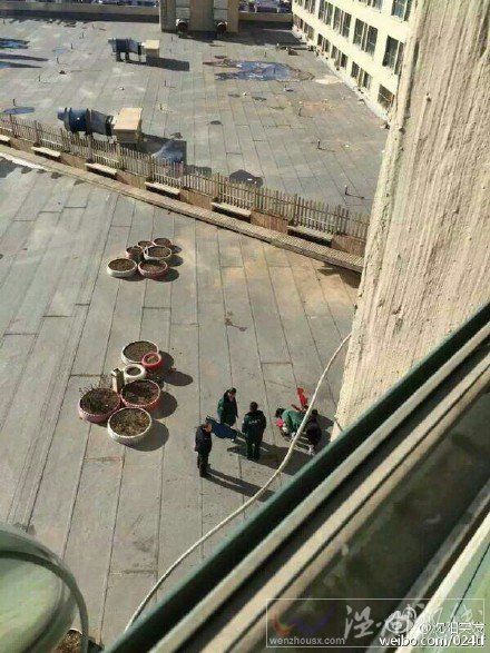 沈陽國瑞城女子跳樓現場照片