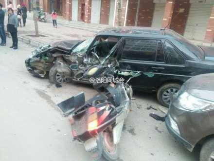 拉磚車失控撞路人