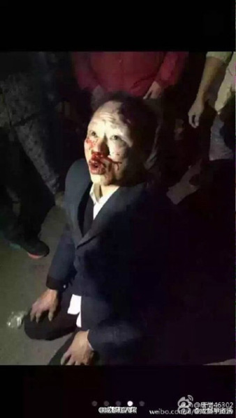 人販子當街搶娃被群眾圍毆