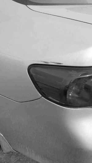 撞人逃逸淡定上班肇事車輛