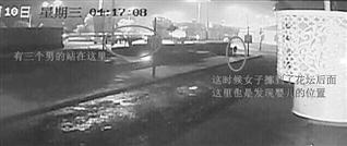 少女街邊產子后遺棄