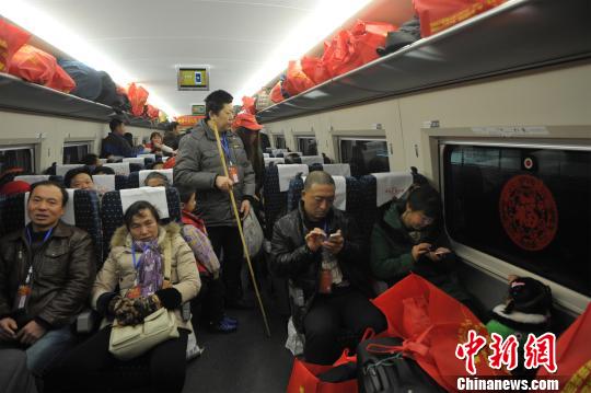 農民工乘免費專列回家