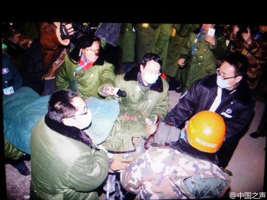 平邑被困礦工升井