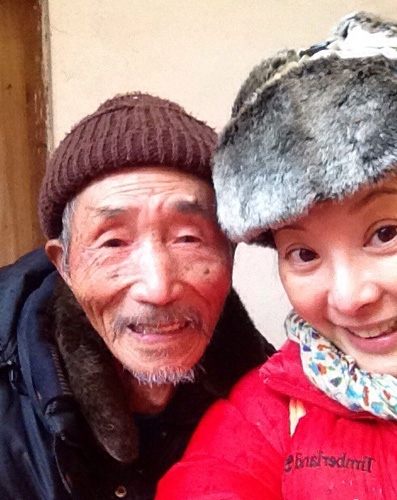 袁立探望獨居老人