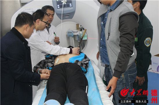 學(xué)生被標(biāo)槍扎中