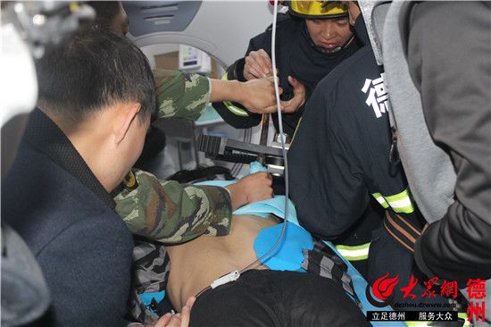 學(xué)生被標(biāo)槍扎中