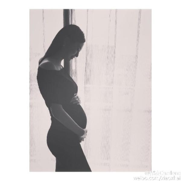 翟凌曬大肚孕照