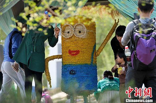 沈陽丑萌稻草人