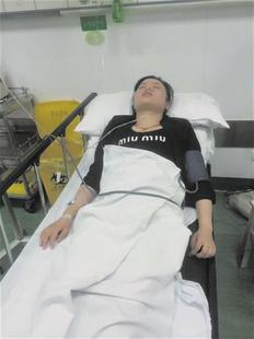 活老鼠從天而降 女食客當(dāng)場(chǎng)嚇暈住院