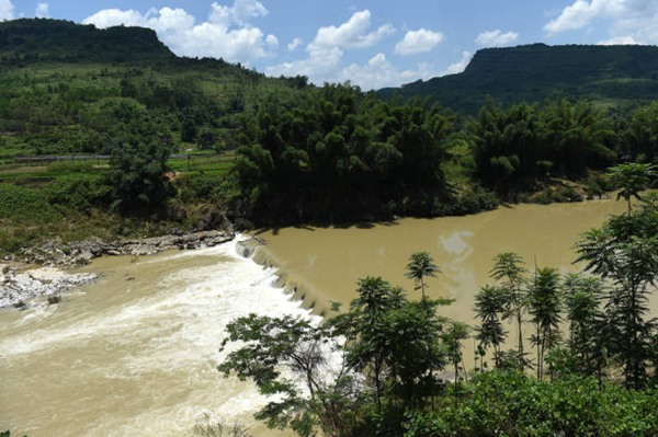 女子洪水中漂流百里生還 廣西環(huán)江縣村民梁艷佳獲救