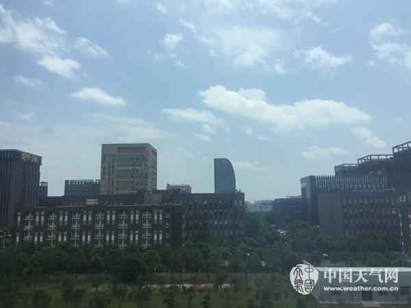 湖北21日出梅進入盛夏期 周末局部高溫將達39℃