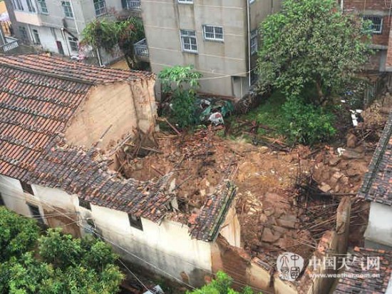 臺風(fēng)尼伯特襲擊福建