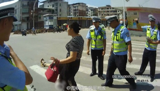 計生辦女司機暴力抗法