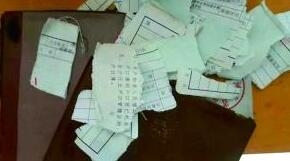 錄取通知書被同學媽撕碎了