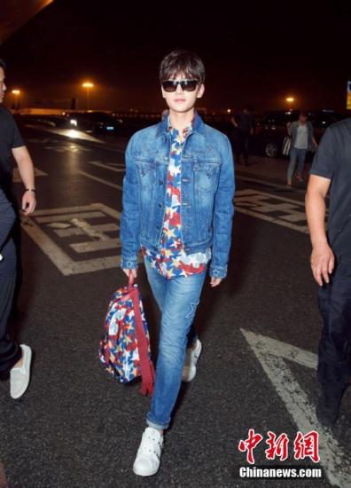 楊洋示范五大撩妹吻戲