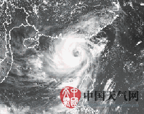 妮妲臺風眼縮小