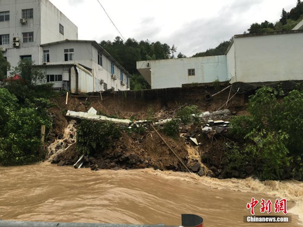 溫州臺風(fēng)災(zāi)情3人死亡2人失蹤 登陸福建的臺風(fēng)浙江必死人
