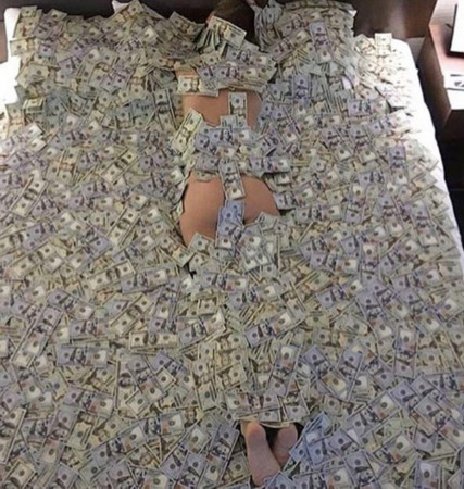 新加坡富二代花樣炫富