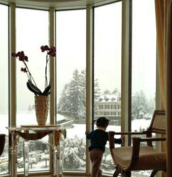 曝趙薇豪宅內(nèi)外景