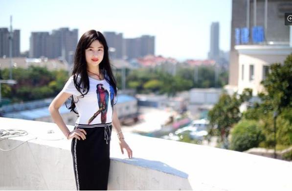 女生整容成劉亦菲