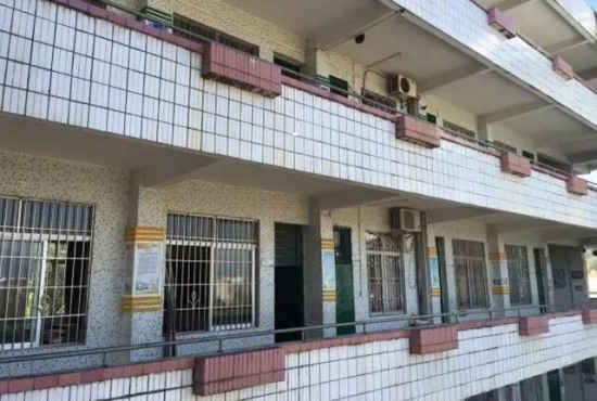 紅星希望小學(xué)命案