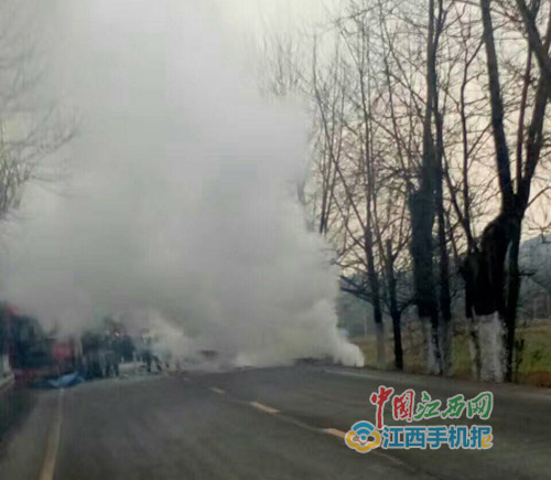 村民開車撞死村支書后遇車禍