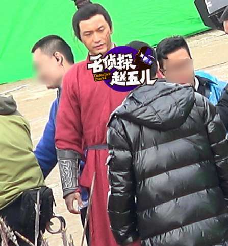 黃曉明片場被群毆