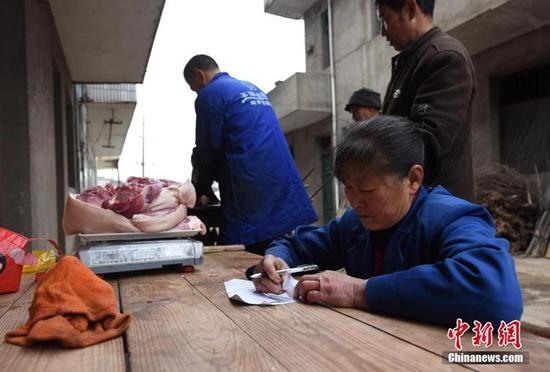 職業(yè)殺豬客的春節(jié)