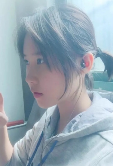 高二女生似劉亦菲