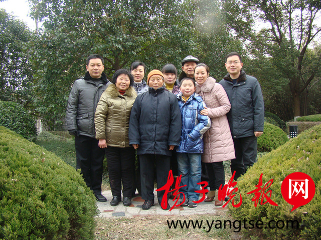 女子曬30年全家福