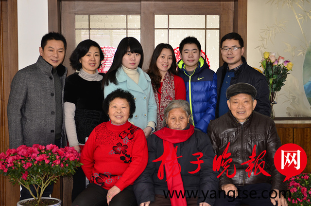 女子曬30年全家福