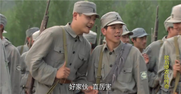 “爆破王”還沒(méi)秀完,他的箱子簡(jiǎn)直是哆啦A夢(mèng)的口袋:俺還有好多種雷呢,天蝎雷,閃電雷……