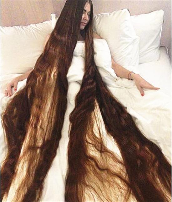 女孩20年沒剪過頭