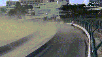 圍觀飛機起飛致死