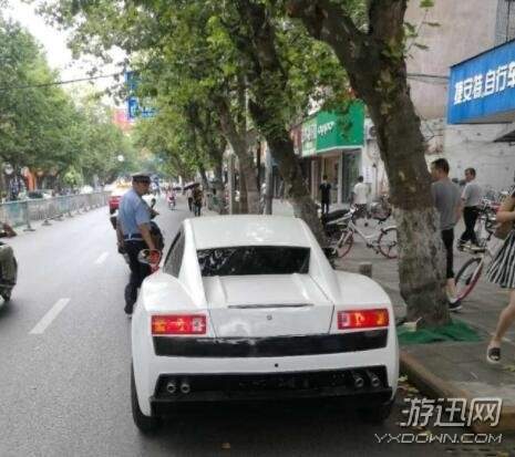 山寨蘭博基尼被交警查扣