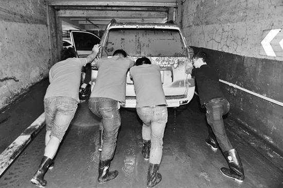 80多輛車泡水三天