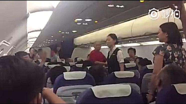 乘客登機中暑暈倒