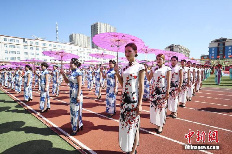 5599人同穿旗袍創吉尼斯世界紀錄