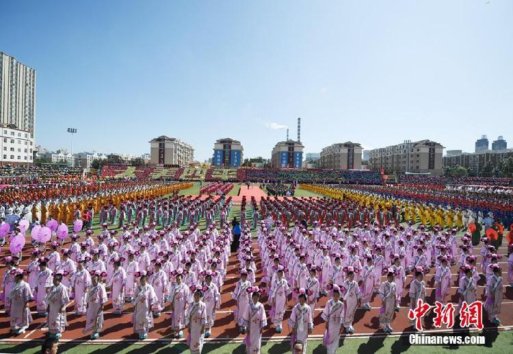 5599人同穿旗袍創吉尼斯世界紀錄