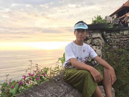 小伙被奉中國007