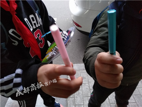 男孩胃里取出磁鐵